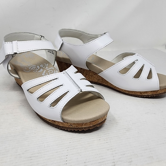 New White Wedge Sandal Memory Foam Comfortable Cork Heel Size 7.5 - Picture 2 of 7